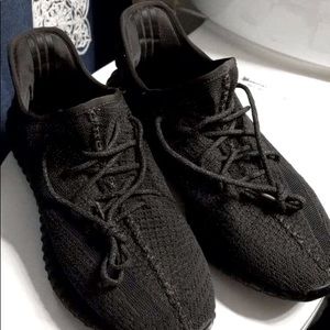 Yezzey 350 boost satain black